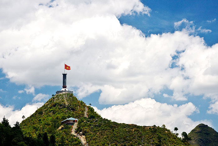 Torre de la bandera en Ha Giang Vietnam